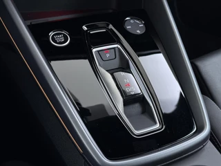 Audi A3 Sportback 45 TFSI e S edition Competition 272pk PHEV| 8.000KM!  | INCL. BTW | 143km RANGE WLTP!! | ADD. CRUISE | PANORAMADAK | FABRIEKSGARANTIE t/m 04-2027| MEGA COMPLETE AUTO| S-LINE BINNEN + BUITEN| LEDER| / 41