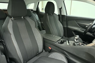 Peugeot 3008 1.2 PureTech Blue Lease Executive / trekhaak / apple carplay / navigatie / parkeersensoren / 14