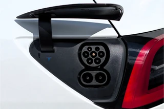 Tesla Model Y Long Range AWD 75kWh SOH 90% / 12