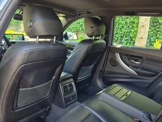 BMW 3-serie Touring M Sport Edition Apple CarPlay Trekhaak 18inch breedset 6WB Virtual dash NAP RIJKLAAR / 12