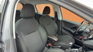 Peugeot 208 1.2 PureTech BlueLease Allure Navigatie Clima Velgen / 7