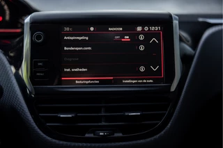 Peugeot 2008 1.2 PureTech GT-line  | Distributie riem V.V. | Carplay | Parkeersens. / 44