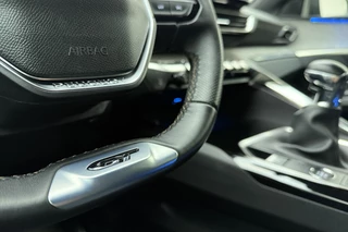 Peugeot 3008 1.2T 130pk GT | Achteruitrijcamera | Parkeersensoren V+A | Cruise & Climate control | Navi | Apple Carplay / Android Auto / 26