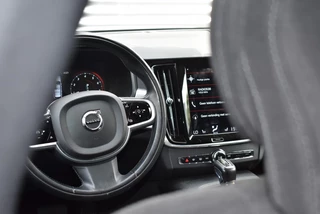 Volvo V90 2.0 T4 ADAP. CRUISE / STOEL VERW V+A + STW / WEGKLAP TREKH. / 14