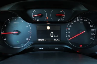 Opel Grandland X 1.2 Turbo Ultimate | Cruise | Airco | Trekhaak | Sensoren | LM Velgen / 13