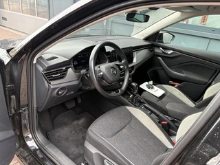 Škoda Kamiq 1.0 TSi DSG 110pk Business Edition  NAVI/CARPLAY/VIRTUAL/CLIMA/CRUISE/PDC/STOELVERWARMING / 26