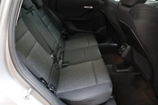 BMW X1 sDrive20i Executive Automaat  / Navigatiesyteem / Panoramadak / Achteruitrijcamera / DAB / Extra Getint Glas / 17 Inch / Dakdraagsysteem / Travelpack / DAB / Sportstoelen / Parkeersensoren voor+achter / 16