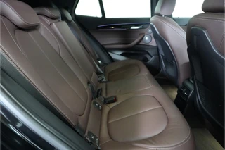 BMW X2 xDrive25e PHEV 220 pk  | SOH 93% | M Sport | Pano | Leder | Head-up | / 22