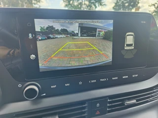 Hyundai Bayon 1.0 T-GDI Comfort Smart  Rijklaar + Fabrieksgarantie “Sinds 1970 | 5.000+ reviews | Score 9,5 | Service zoals ’t hoort” Henk Jongen Auto's in Helmond,  al 50 jaar service zoals 't hoort! / 23