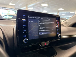 Toyota Yaris 1.5 Hybrid Style / LED / head-up / panoramadak / camera / keyless / 23