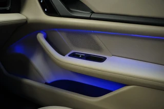 Porsche Taycan Performance 84 kWh  ACC Panoramadak Leder Memory Seats / 24