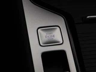 Volkswagen Passat Variant 1.5 eHybrid 272 Pk R-Line | Black Style | Stoel/Stuurverwarming | Panoramadak | 360 Camera | Head Up | Memory | Trekhaak | 19 Inch | 155 Km !! / 37