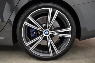BMW 3 Serie Touring M340i xDrive High Executive M Sport Pakket Automaat  / Live Cockpit Professional / Panoramadak / Trekhaak / Individual Leder Merino / Driving Assistant / M Sport Differentieel / Harman Kardon / M Adaptief Onderstel / Safety Pack / Head-Up Display / 19 Inch / Stoelverwarming voor+achter / 16