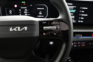 Kia Sorento 1.6 T-GDi Plug-in Hybrid 4WD ExecutiveLine 7p Nieuw en Direct leverbaar! - - Stoel/Stuurverwarming - 1700kg trekgewicht - Apple Carplay - Android Auto - Panorama Dak - - Fabrieksgarantie tot 2033 / 25