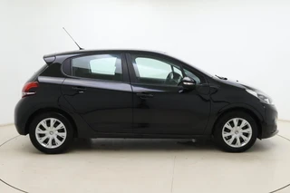 Peugeot 208 1.2 PureTech Blue Lion | Parkeersensoren | Navigatie | Radio | Stuurbediening | Climate control | Airco | / 10