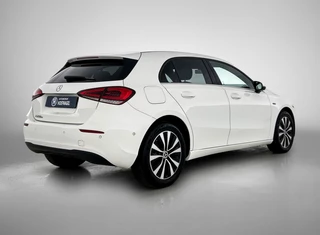 Mercedes-Benz A-klasse 250 e Premium | Automaat | Cruise control | Stoelverwarming | Navigatie | Camera | Parkeersensoren / 2