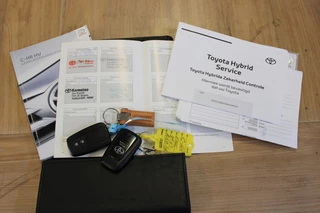 Toyota C-HR 1.8 HYBRID PREMIUM Stoel/stuurverwarming , Afn. Trekhaak / led. / 39