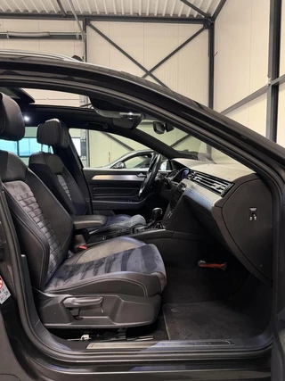 Volkswagen Passat 1.6 TDI R-line Pano Virtual Trekhaak NAP / 33