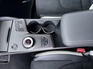 Kia Sportage 1.6 T-GDi Hybrid GT-Line  €5.000,- voordeel - Stoel/stuur verwarming - Schuif/kanteldak - LED verlichting - Head up Display - Keyless entry/start - 18'' lichtmetalen velgen - 7 jaar fabrieksgarantie of 150.000km / 33