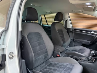 Volkswagen Golf Variant 1.4 TSI R-line | 150pk | DSG Camera | Licht+Zicht | Ambient | Winter Pakket / 7