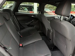 Ford Focus Wagon 1.0 ST-Line Cruise Navi Airco Carplay / 19