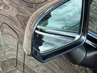 Volvo V60 2.0 T6 AWD Ultra Dark Panodak Leer H&K Head up / 18