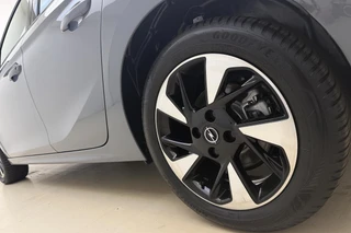 Opel Corsa Electric Long Range GS 51 kWh  NIEUW | tot 429km WLTP | 100kW snelladen | Stoel- & stuurverwarming | Camera | Apple Carplay/Android Auto / 16