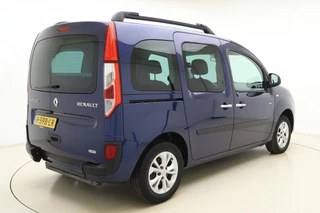 Renault Kangoo Family Rolstoelbus | Invalide vervoer | Rolstoelsauto handgeschakeld | Rolstoellift | Airco | Verlaagde vloer achterin | Oprijplaat of elektrische rolstoellift | 3-punts rolstoelgordelsysteem | Elektrische spanbanden | Extra lange veiligheidsgordels | Antislip-oprijplaat | Rolstoelplaats achter bestuurder/passagier | Versterkte vloerconstructie / 2