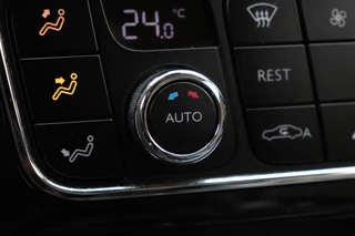 Bentley Flying Spur 6.0 W12 | LEDER | SCHUIFDAK | KERAMISCH | NAIM SOUNDSYSTEM | ENTERTAINMENT ACHTERIN | STOELVERKOELING/VERWARMING | MASSAGE | CAMERA | AIRCO | CRUISE | NAVI | / 71