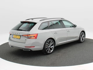 Škoda Superb Combi 1.4 TSI iV Sportline Business | Trekhaak | Camera | Stoel/Stuur Verwarming | Carplay | Navigatie | Climatronic | 19 Inch | 39.084 Km !! / 5