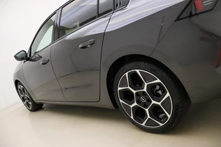 Opel Astra 1.2 Turbo 145pk Hybrid GS 145 PK Automaat | Navigatie | Panoramisch schuif/kanteldak | Stoel & Stuurverwarming | Climate control | Rondomzicht camera | Extra getint glas | 18" Lichtmetalen velgen / 18