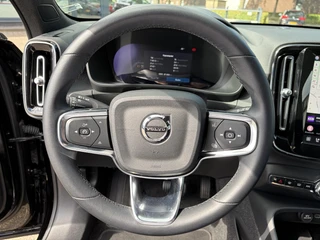 Volvo XC40 Recharge Plus SOH 92%| PILOT ASSIST ACC| ELEKTRISCHE ACHTERKLEP| DODE HOEK SENSOR |WARMTEPOMP| STOEL + STUURVERWARMING| ACHTERUITRIJCAMERA| RIJKLAAPRIJS INCL. 12 MND BOVAG GARANTIE| / 18