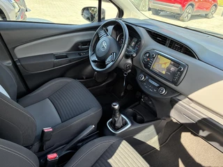 Toyota Yaris 1.0 VVT-i Aspiration 5-Deurs | Climate control | Camera | Navigatie | Cruise control | Elektrisch Pakket | Bluetooth telefoonvoorbereiding / 14