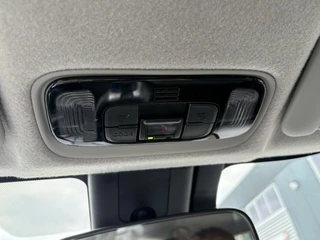 Toyota Yaris 1.5 Hybrid Dynamic CAMERA APPLE/ANDROID AD-CRUISE DAB+ KEYLESS LM-VELGEN / 25