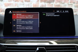 BMW 5 Serie Touring 520i High Executive Luxury Line Automaat  / Live Cockpit Professional / Laser Light / Cruise Control / Achteruitrijcamera / Stoelverwarming / Climate Control / Comfort Stoelen / Parking Assistant / 18 Inch / 26