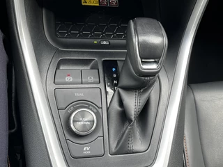 Toyota RAV4 2.5 Hybrid AWD ADVENTURE STOEL/STUURVERWARMING BLIND-SPOT AD-CRUISE 360-CAMERA APPLE/ANDROID / 24