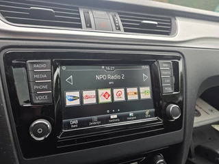 Škoda Rapid Spaceback 1.0 TSI Greentech NAVI TEL PANORAMADAK / 19