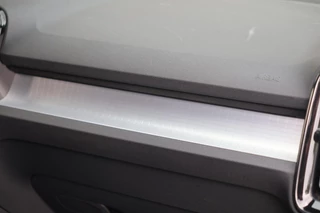 Volvo XC40 T4 Recharge Plus Bright | Stoelverwarming | Trekhaak | 360° Camera | H/K | Keyless / 39
