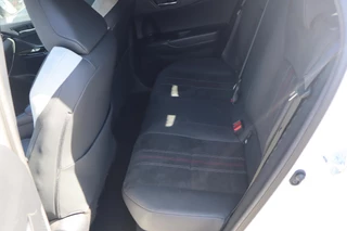 Toyota C-HR 1.8 HYBRID GR-SPORT 19"LM-VELGEN 1e EIGENAAR NL-AUTO STOELVERW. LED JBL-AUDIO P-SENSOREN APPLE/ANDROID 19"LMV / 21