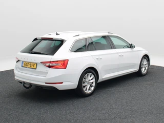 Škoda Superb Combi 1.4 TSi 218 Pk iV Business Edition Plus / 4