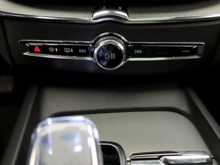 Volvo XC60 2.0 T6 AWD+ Black Edition Leder | Pano | 360 cam | Lighting Pack / 42
