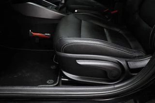 Kia Stonic 1.0 T-GDi MHEV GT-Line | LEDER | STUURVERWARMING | DAB | APPLE | CAMERA / 27