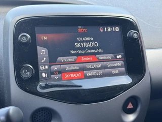Toyota Aygo JOY 5-DEURS AUTOMAAT LICHTMETALEN VELGEN CAMERA CLIMA / 10