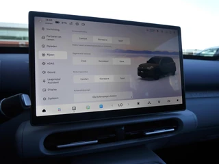 Leapmotor B03X ProMax Design 53 kWh 382KM WLTP l Hoge Zit & Verrassend Ruim! l Stoel- en Stuurwielverwarming l 360 Camera l Wireless Apple Carplay & Android Auto l Full-LED l 14,6'' Display l 18'' Lichtmetalen Velgen / 23