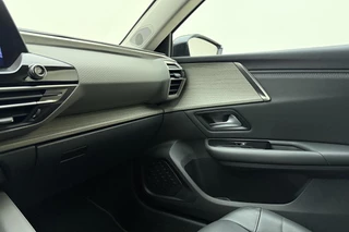 Citroen C5 X 1.6 Plug-in Hybrid 225 Shine | Lederenbekleding | Massage stoel | Elektrisch verstelbare stoel | Camera | Stuur en stoelverwarming | Getint Glas / 40
