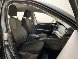 Skoda Octavia Combi 1.0 e-TSI DSG Business Edition Parkeersensoren Navigatie App-Connect DAB+ / 6