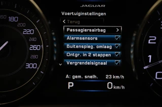 Jaguar F-TYPE 3.0 V6 Coupé | PANORAMADAK | CLIMA | STUURVERWARMING | CAMERA | 19" / 35