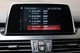 BMW 2 Serie Active Tourer 220i Executive Automaat  / Navigatiesysteem / Adaptieve LED koplampen / Hifi / Stoelverwarming / 16 Inch / Parkeersensoren voor+achter / Bluetooth / Cruise Control / Elektrische Achterklep / Verstelbare Achterbank / 24