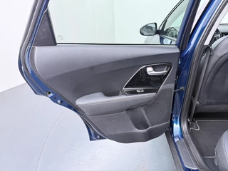 Kia Niro 1.6 GDi Hybrid Style Edition  - Adaptief Cruise Control - Climate Control - Navigatie - Apple/Android Carplay - Virena Zekerheidspakket €895 / 36