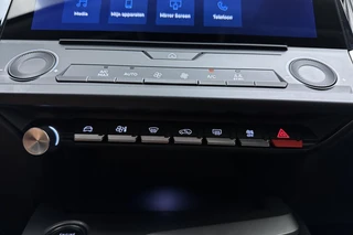 Peugeot 408 1.2 Hybrid 145 e-DCS6 Allure | Apple carplay/Android auto | Climate control | Parkeersensoren achter | achteruitrijcamera | / 26